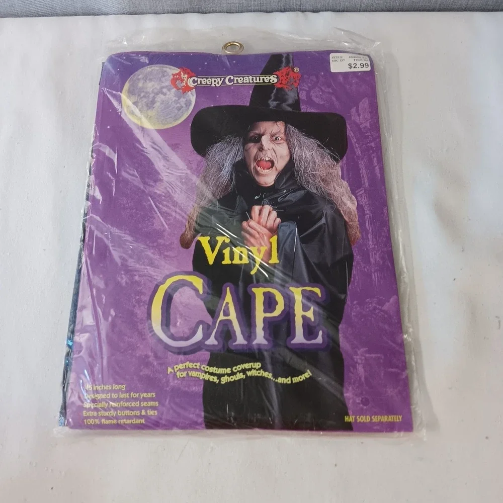NOS Vintage 1995 Creepy‎ Creatures Vinyl Cape Sealed Halloween Witch Vampire 45